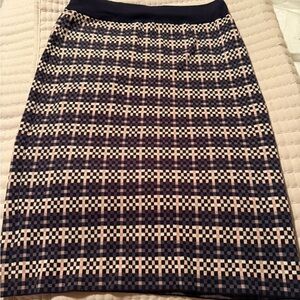 Ann Taylor Black and Cream Patterned Pencil Skirt
